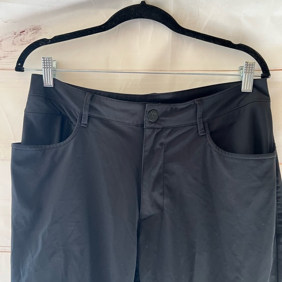 “All in Motion” lightweight athleisure pants.l size 30/30 - Picture 4 of 6